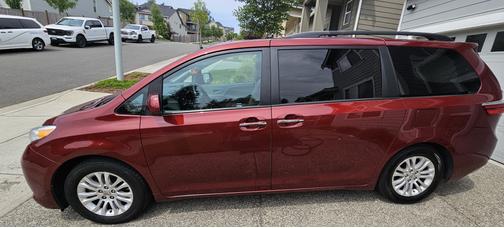 2015 Toyota Sienna XLE Premium