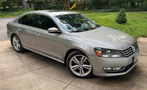 Silver 2014 Volkswagen Passat 2.0L TDI SEL Premium