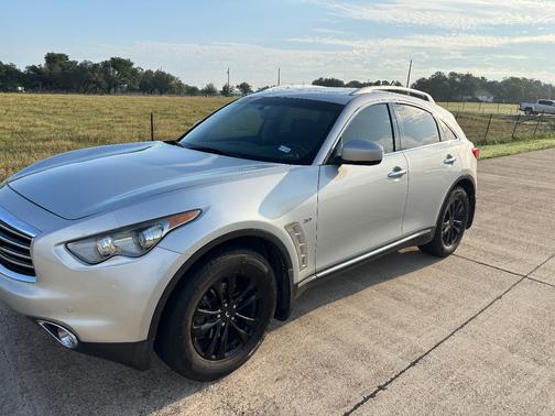 Silver 2016 INFINITI QX70 Base