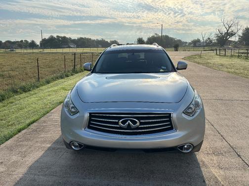Silver 2016 INFINITI QX70 Base