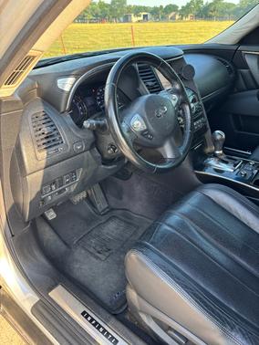 Silver 2016 INFINITI QX70 Base