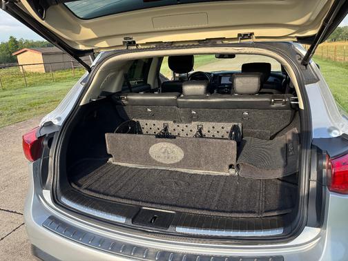 Silver 2016 INFINITI QX70 Base