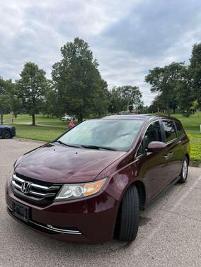 Red 2015 Honda Odyssey EX