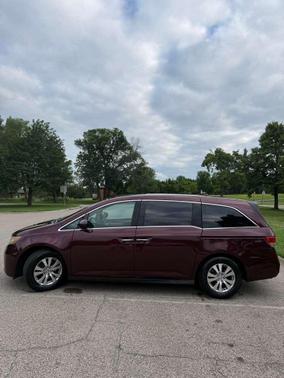 Red 2015 Honda Odyssey EX