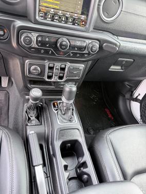 White 2018 Jeep Wrangler Unlimited Sahara