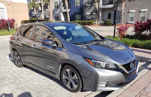 Gray 2018 Nissan Leaf SV