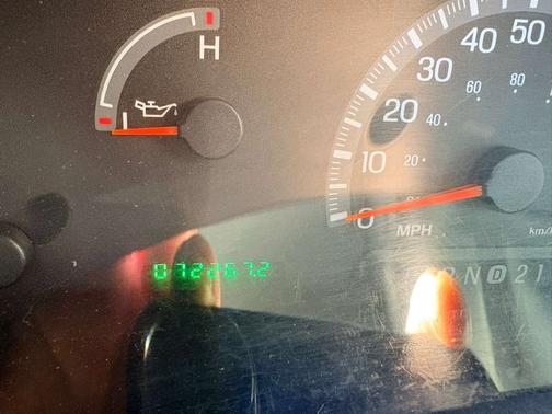 White 2001 Ford F-150 XL