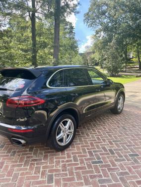 Photo 3 of 7 of 2016 Porsche Cayenne Base