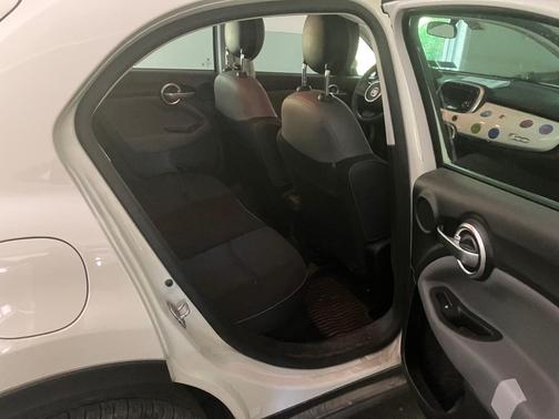 White 2016 FIAT 500X Pop