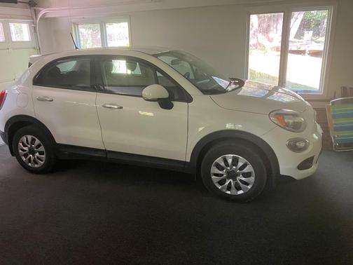 White 2016 FIAT 500X Pop