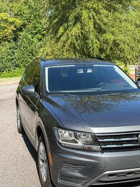Gray 2018 Volkswagen Tiguan 2.0T SE