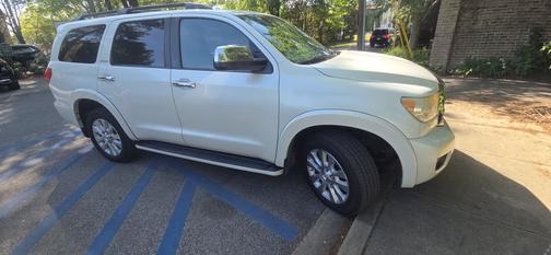 White 2015 Toyota Sequoia Platinum