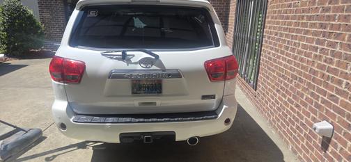 White 2015 Toyota Sequoia Platinum