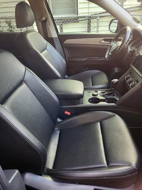 Blue 2018 Volkswagen Atlas 3.6L SE