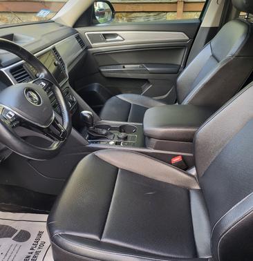 Blue 2018 Volkswagen Atlas 3.6L SE