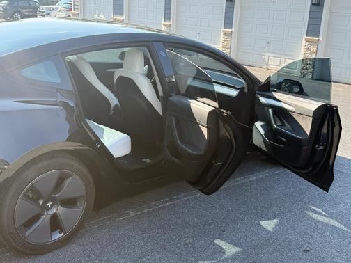 Black 2023 Tesla Model 3 Base