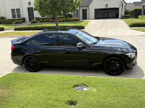 Black 2018 BMW 330 i