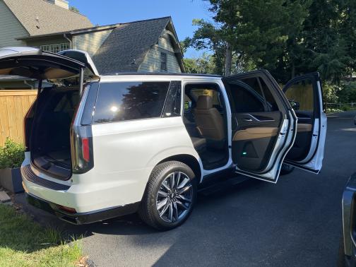 Photo 6 of 6 of 2022 Cadillac Escalade Sport