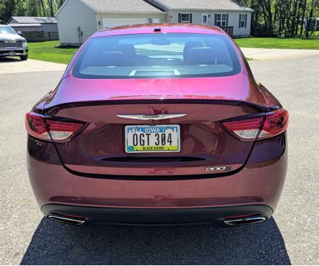 2015 Chrysler 200 S