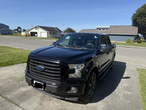 Black 2017 Ford F-150 XLT