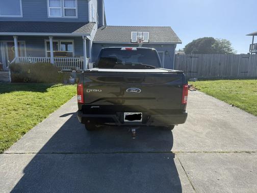 Black 2017 Ford F-150 XLT