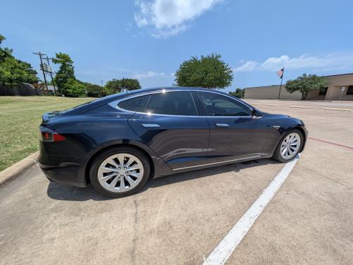 2015 Tesla Model S 85D