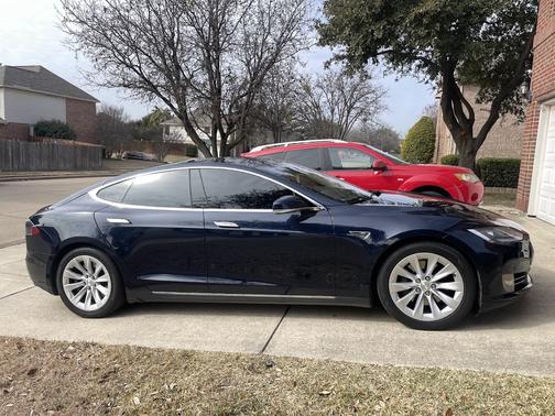 2015 Tesla Model S 85D