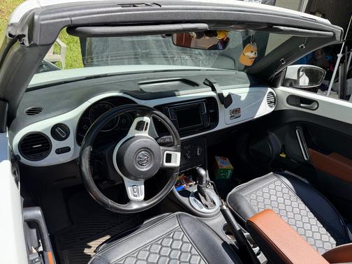 White 2017 Volkswagen Beetle 1.8T