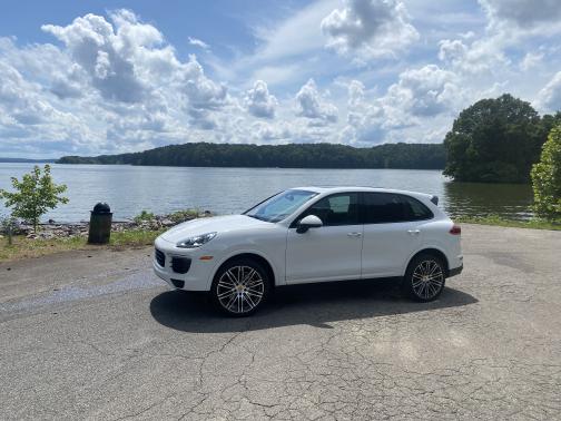 2017 Porsche Cayenne Platinum Edition