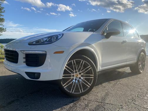 2017 Porsche Cayenne Platinum Edition