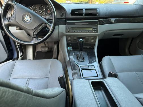 2002 BMW 525 i