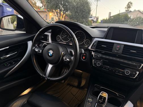 2018 BMW 330 i xDrive