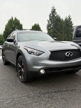 2017 INFINITI QX70 Base