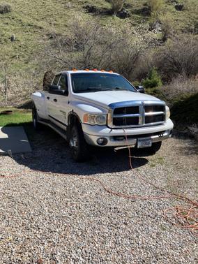 White 2005 Dodge Ram 3500 Laramie Quad Cab DRW