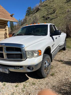 White 2005 Dodge Ram 3500 Laramie Quad Cab DRW
