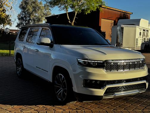 2022 Jeep Grand Wagoneer Series III