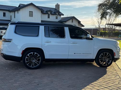 2022 Jeep Grand Wagoneer Series III