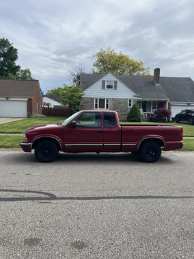 2001 Chevrolet S-10 LS Extended Cab