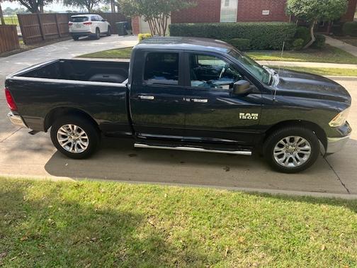 2016 RAM 1500 SLT