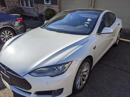 2015 Tesla Model S 85D