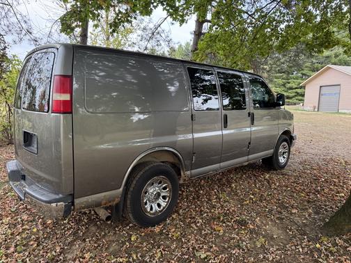 2011 Chevrolet Express 1500 Work Van