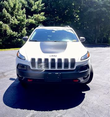 White 2015 Jeep Cherokee Trailhawk