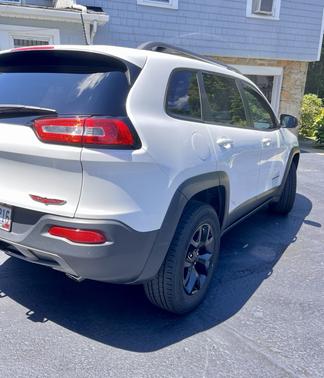 White 2015 Jeep Cherokee Trailhawk
