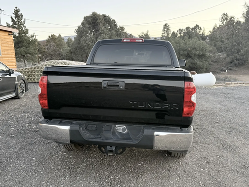 2017 Toyota Tundra SR5