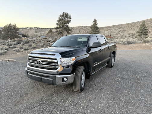 2017 Toyota Tundra SR5
