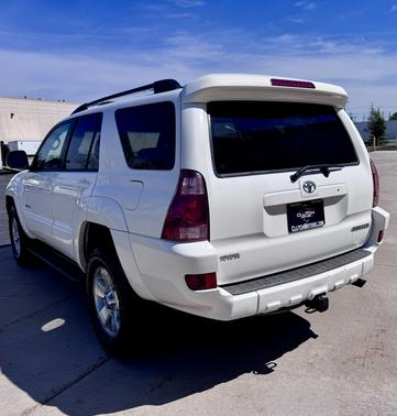 White 2005 Toyota 4Runner SR5