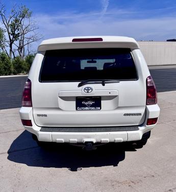 White 2005 Toyota 4Runner SR5