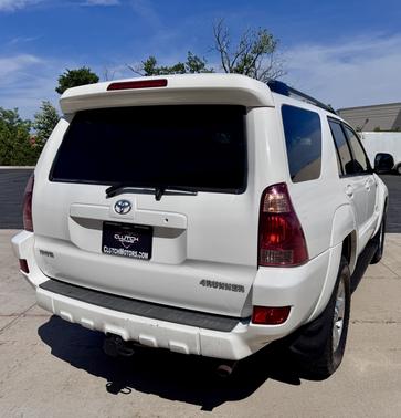 White 2005 Toyota 4Runner SR5