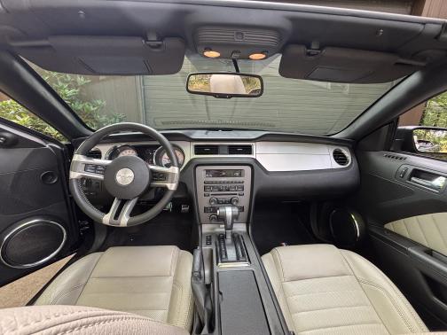 2012 Ford Mustang V6 Premium