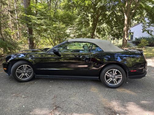2012 Ford Mustang V6 Premium